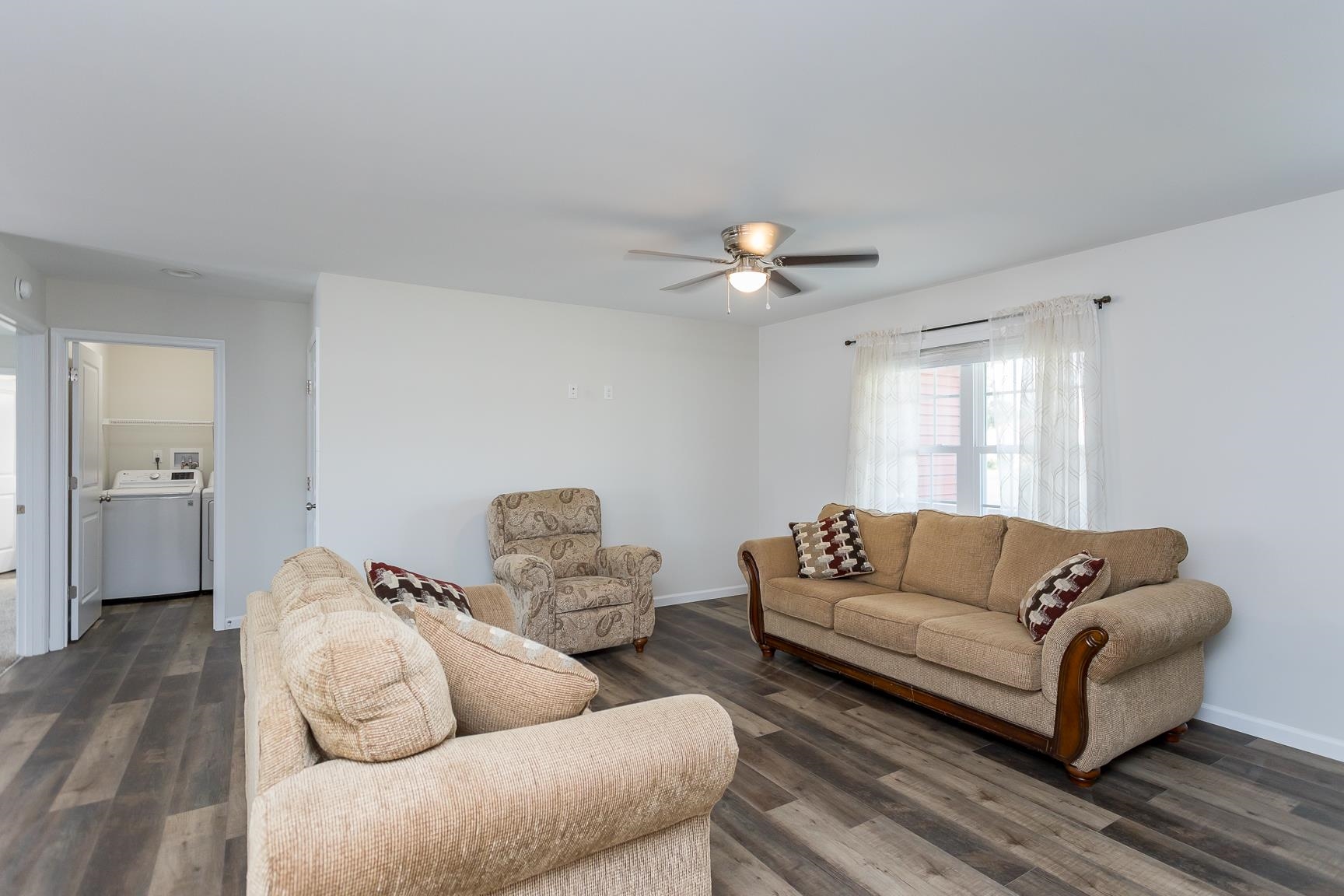 501 11TH ST, GROTTOES, Virginia 24441, 3 Bedrooms Bedrooms, ,2 BathroomsBathrooms,Residential,501 11TH ST,666561 MLS # 666561