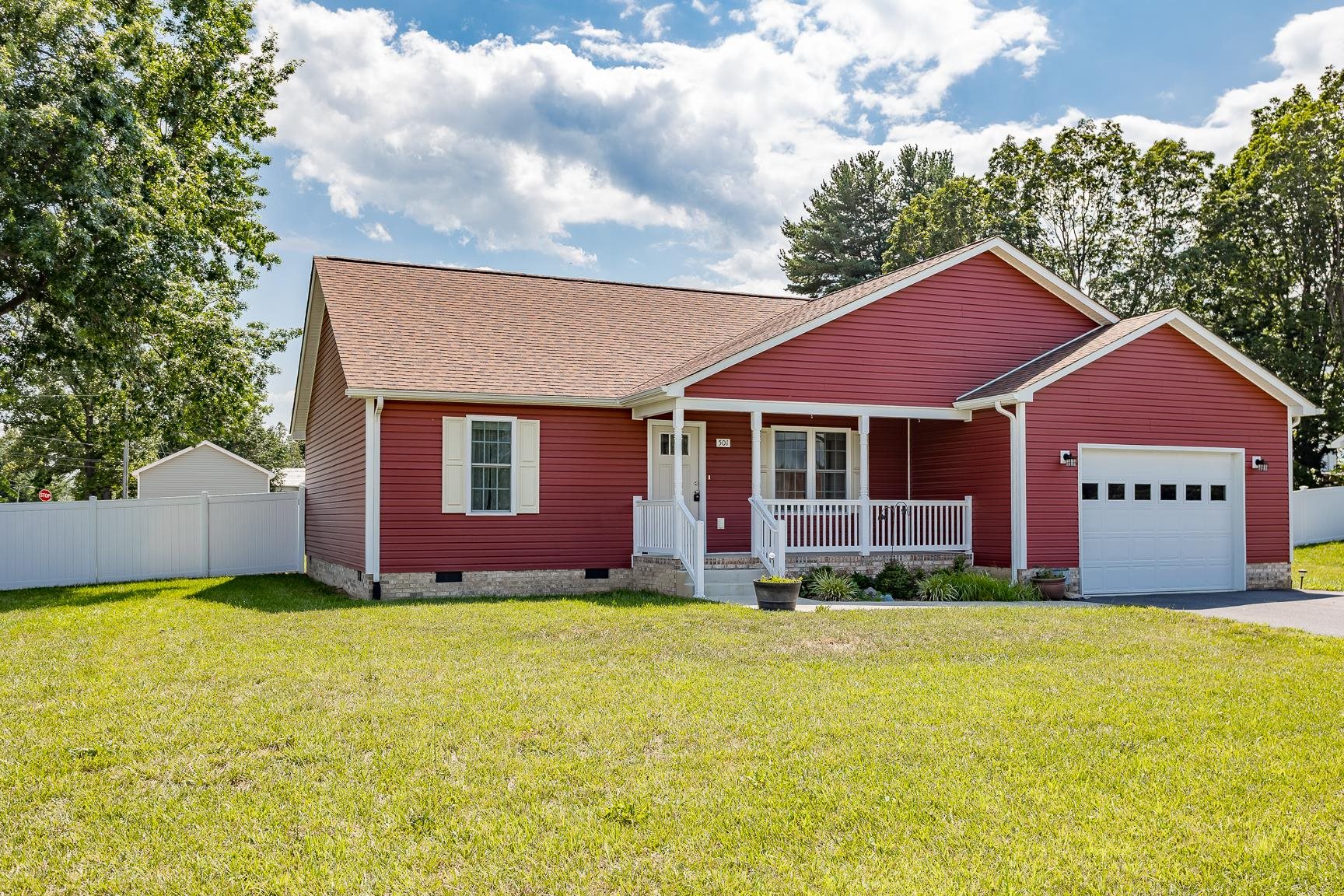 501 11TH ST, GROTTOES, Virginia 24441, 3 Bedrooms Bedrooms, ,2 BathroomsBathrooms,Residential,501 11TH ST,666561 MLS # 666561