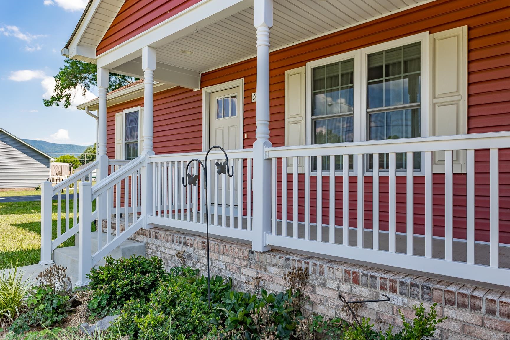 501 11TH ST, GROTTOES, Virginia 24441, 3 Bedrooms Bedrooms, ,2 BathroomsBathrooms,Residential,501 11TH ST,666561 MLS # 666561