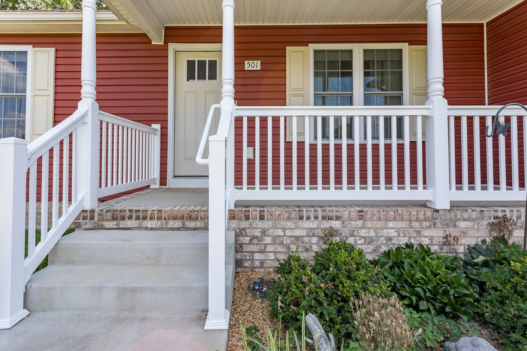 501 11TH ST, GROTTOES, Virginia 24441, 3 Bedrooms Bedrooms, ,2 BathroomsBathrooms,Residential,501 11TH ST,666561 MLS # 666561