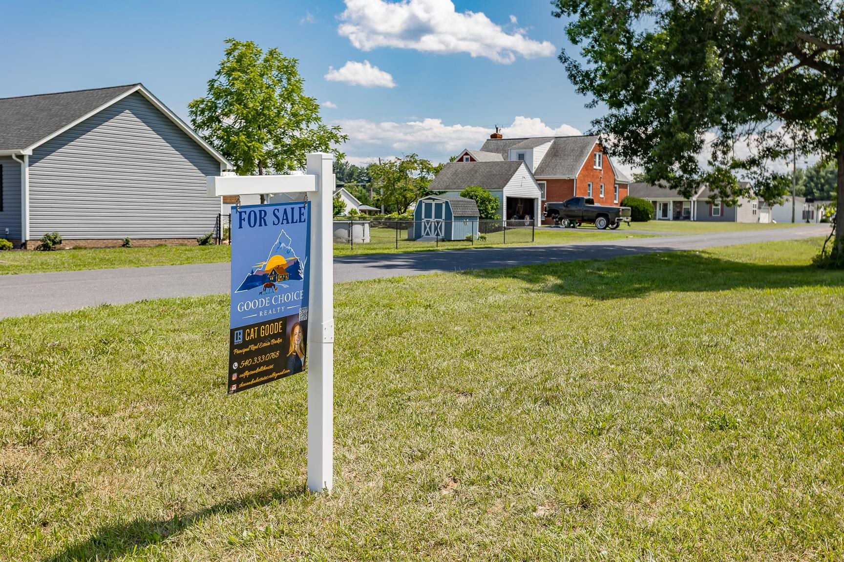 501 11TH ST, GROTTOES, Virginia 24441, 3 Bedrooms Bedrooms, ,2 BathroomsBathrooms,Residential,501 11TH ST,666561 MLS # 666561