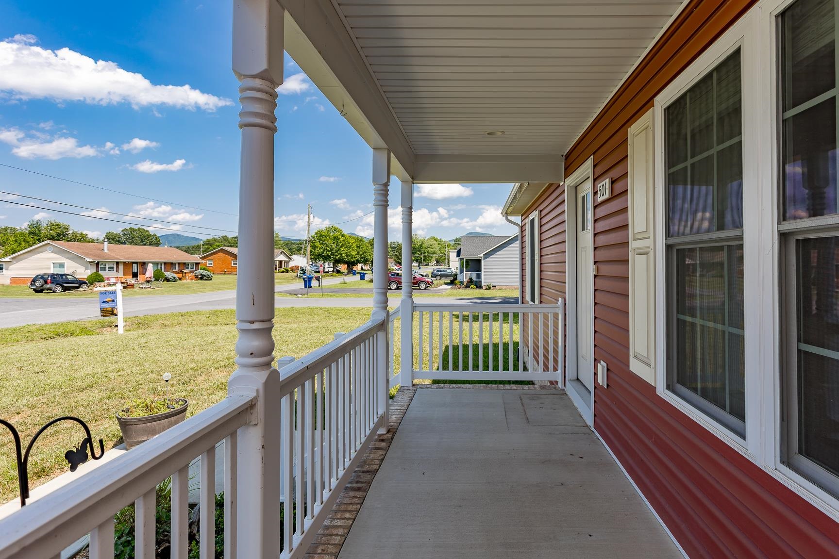 501 11TH ST, GROTTOES, Virginia 24441, 3 Bedrooms Bedrooms, ,2 BathroomsBathrooms,Residential,501 11TH ST,666561 MLS # 666561