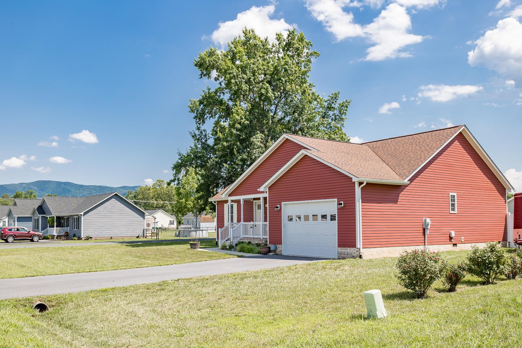 501 11TH ST, GROTTOES, Virginia 24441, 3 Bedrooms Bedrooms, ,2 BathroomsBathrooms,Residential,501 11TH ST,666561 MLS # 666561