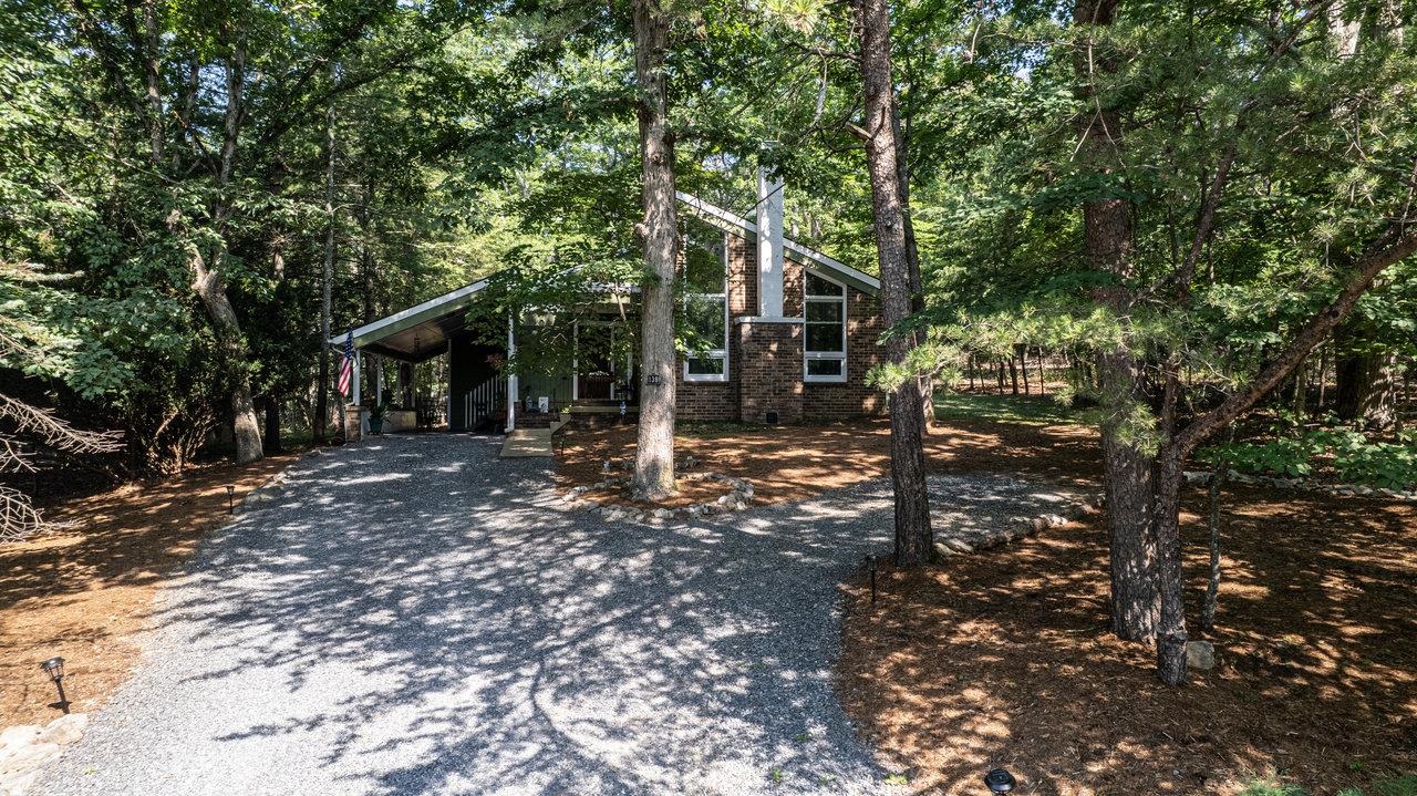 138 HARTMAN CT, MCGAHEYSVILLE, Virginia 22840, 3 Bedrooms Bedrooms, ,2 BathroomsBathrooms,Residential,138 HARTMAN CT,666563 MLS # 666563
