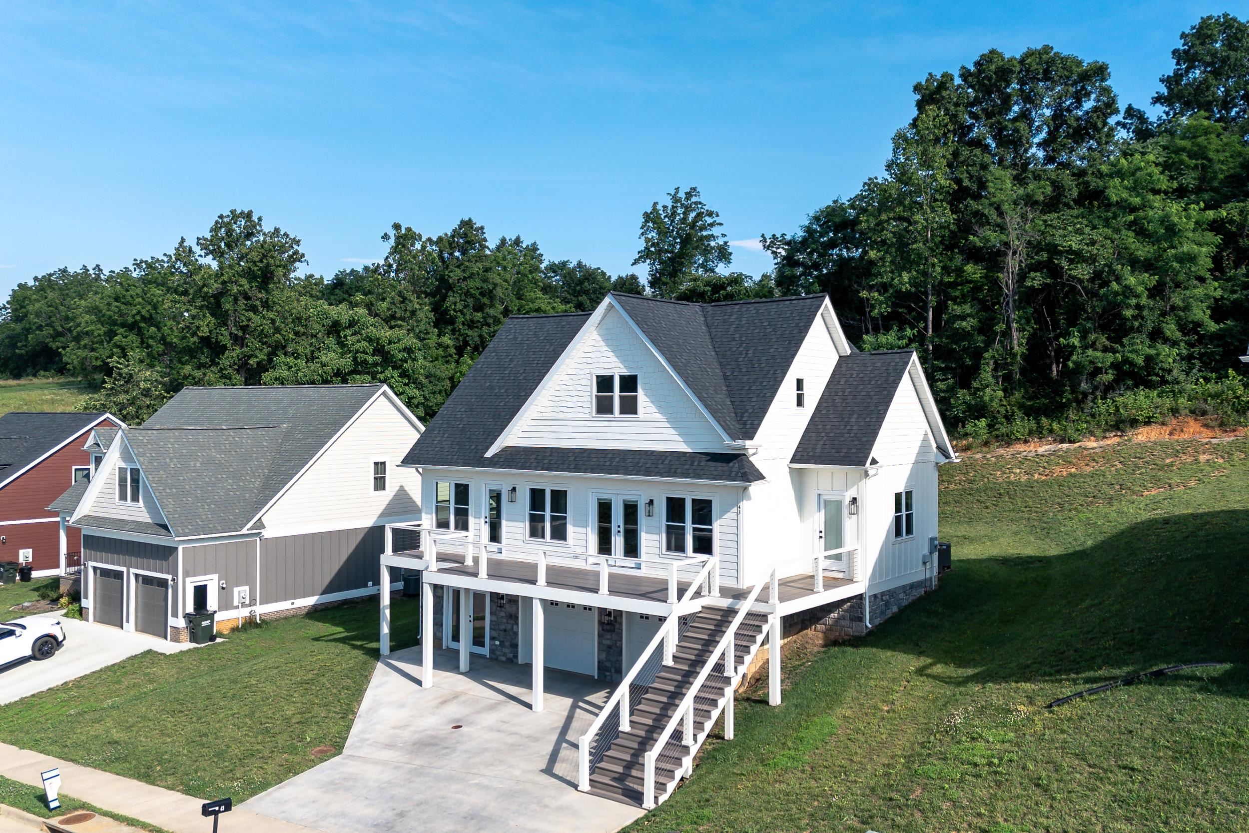 43 MCILWEE LN, STAUNTON, Virginia 24401, 4 Bedrooms Bedrooms, ,3 BathroomsBathrooms,Residential,43 Mcilwee Lane, Staunton VA 24401,43 MCILWEE LN,666564 MLS # 666564