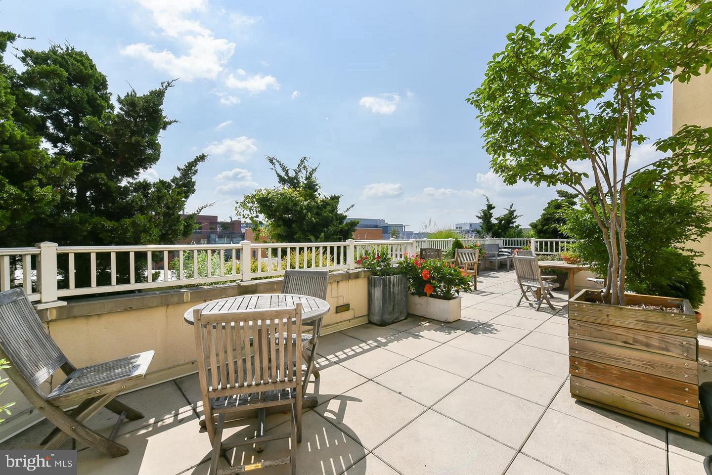 1111 11TH ST NW #307, WASHINGTON, District Of Columbia 20001, 2 Bedrooms Bedrooms, ,2 BathroomsBathrooms,Residential,For sale,1111 11TH ST NW #307,DCDC2202802 MLS # DCDC2202802