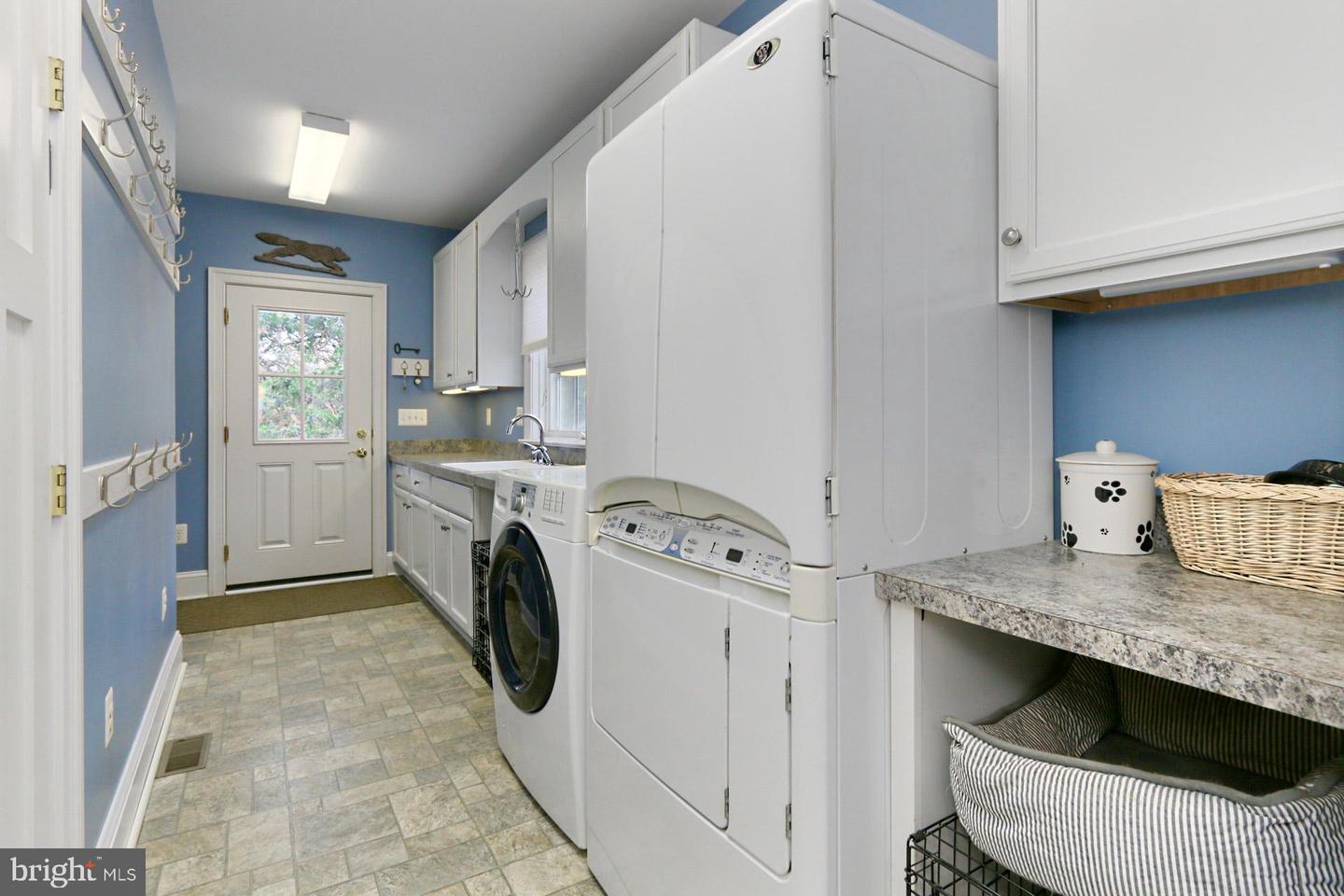 11208 W MONTPELIER RD, GREAT FALLS, Virginia 22066, 4 Bedrooms Bedrooms, ,3 BathroomsBathrooms,Residential,For sale,11208 W MONTPELIER RD,VAFX2246040 MLS # VAFX2246040