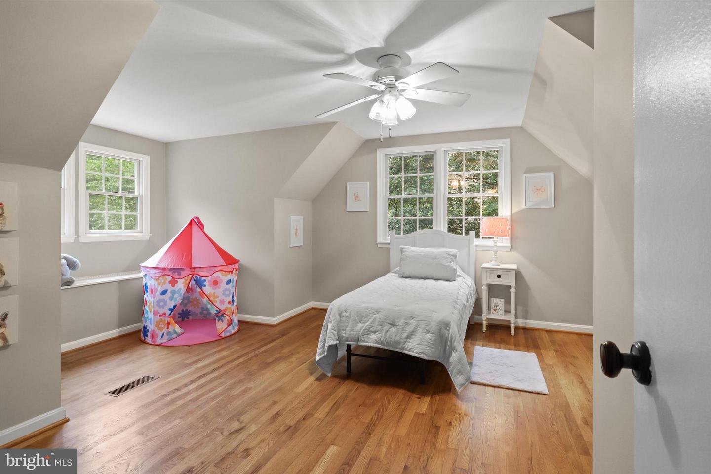 5304 KINGS PARK DR, SPRINGFIELD, Virginia 22151, 5 Bedrooms Bedrooms, ,2 BathroomsBathrooms,Residential,For sale,5304 KINGS PARK DR,VAFX2246930 MLS # VAFX2246930