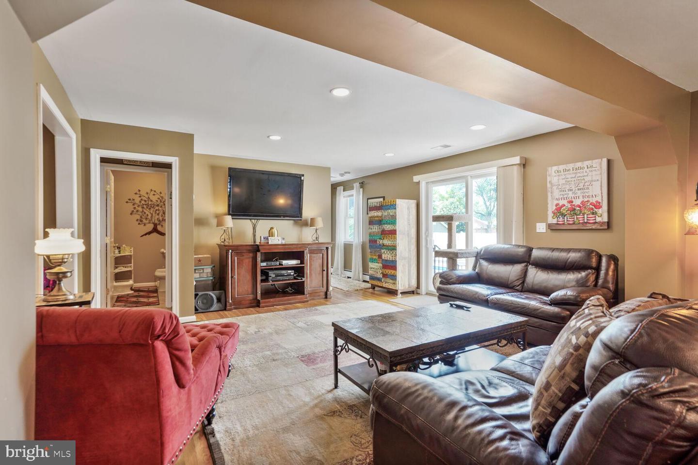 6012 BROOKLAND RD, ALEXANDRIA, Virginia 22310, 4 Bedrooms Bedrooms, ,2 BathroomsBathrooms,Residential,For sale,6012 BROOKLAND RD,VAFX2247242 MLS # VAFX2247242