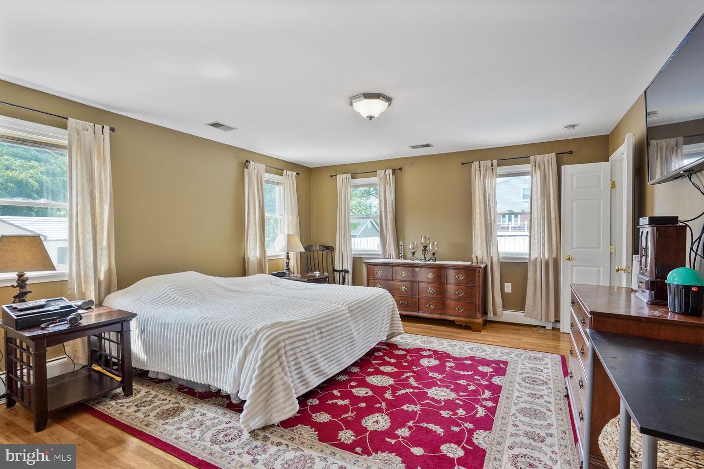 6012 BROOKLAND RD, ALEXANDRIA, Virginia 22310, 4 Bedrooms Bedrooms, ,2 BathroomsBathrooms,Residential,For sale,6012 BROOKLAND RD,VAFX2247242 MLS # VAFX2247242