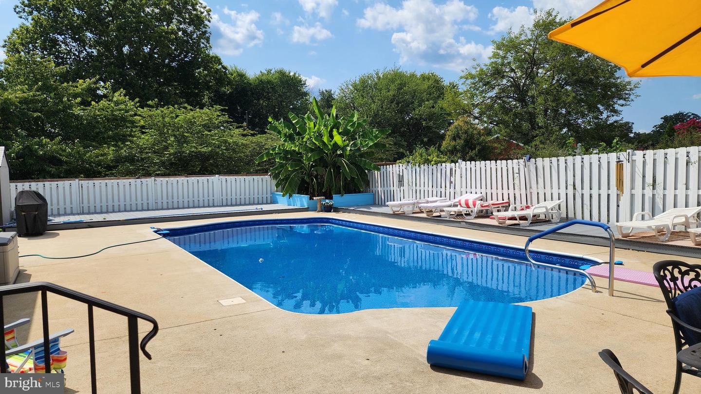 6012 BROOKLAND RD, ALEXANDRIA, Virginia 22310, 4 Bedrooms Bedrooms, ,2 BathroomsBathrooms,Residential,For sale,6012 BROOKLAND RD,VAFX2247242 MLS # VAFX2247242