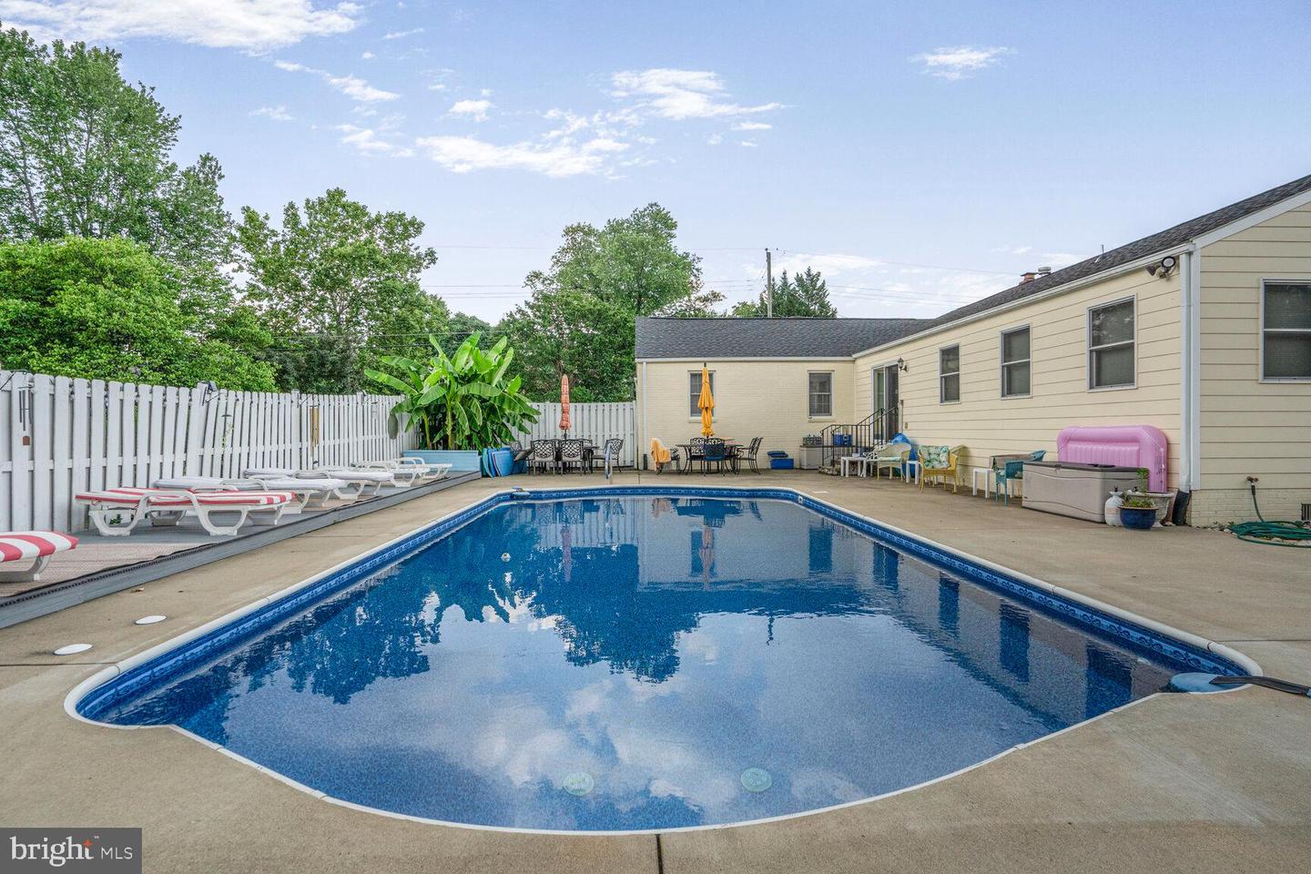 6012 BROOKLAND RD, ALEXANDRIA, Virginia 22310, 4 Bedrooms Bedrooms, ,2 BathroomsBathrooms,Residential,For sale,6012 BROOKLAND RD,VAFX2247242 MLS # VAFX2247242
