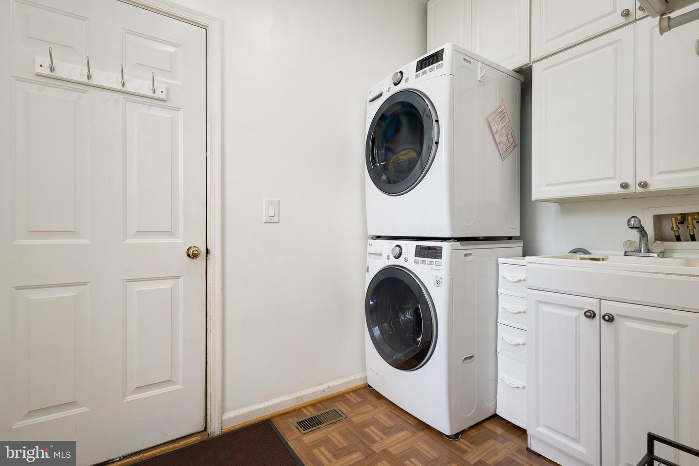 6702 SELBOURNE LN, GAINESVILLE, Virginia 20155, 3 Bedrooms Bedrooms, ,3 BathroomsBathrooms,Residential,For sale,6702 SELBOURNE LN,VAPW2097434 MLS # VAPW2097434