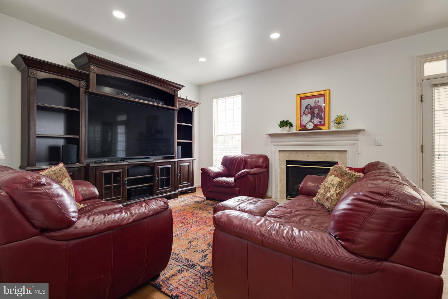 6702 SELBOURNE LN, GAINESVILLE, Virginia 20155, 3 Bedrooms Bedrooms, ,3 BathroomsBathrooms,Residential,For sale,6702 SELBOURNE LN,VAPW2097434 MLS # VAPW2097434