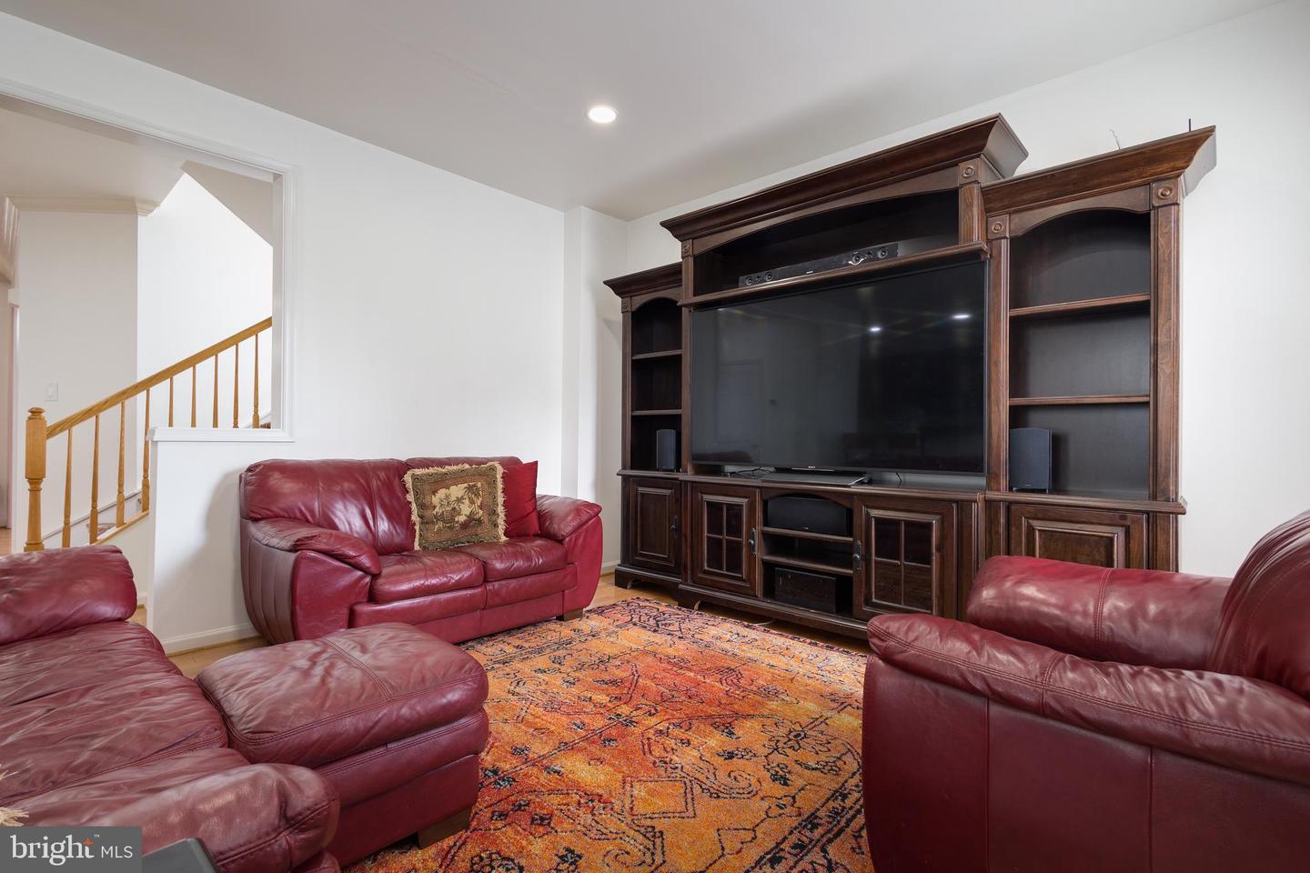 6702 SELBOURNE LN, GAINESVILLE, Virginia 20155, 3 Bedrooms Bedrooms, ,3 BathroomsBathrooms,Residential,For sale,6702 SELBOURNE LN,VAPW2097434 MLS # VAPW2097434