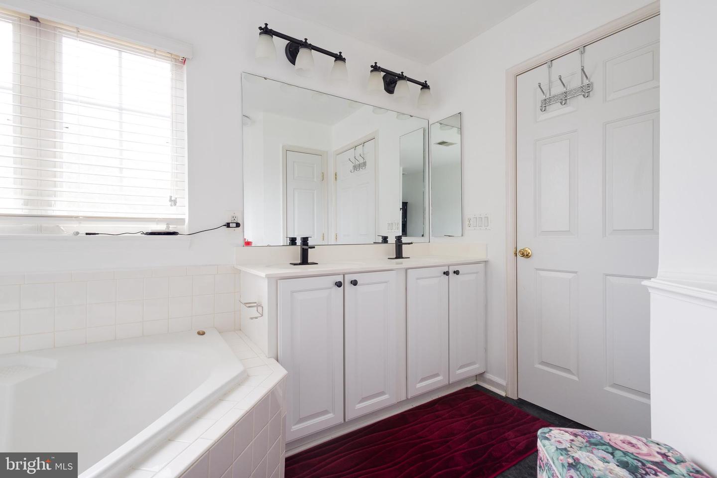 6702 SELBOURNE LN, GAINESVILLE, Virginia 20155, 3 Bedrooms Bedrooms, ,3 BathroomsBathrooms,Residential,For sale,6702 SELBOURNE LN,VAPW2097434 MLS # VAPW2097434