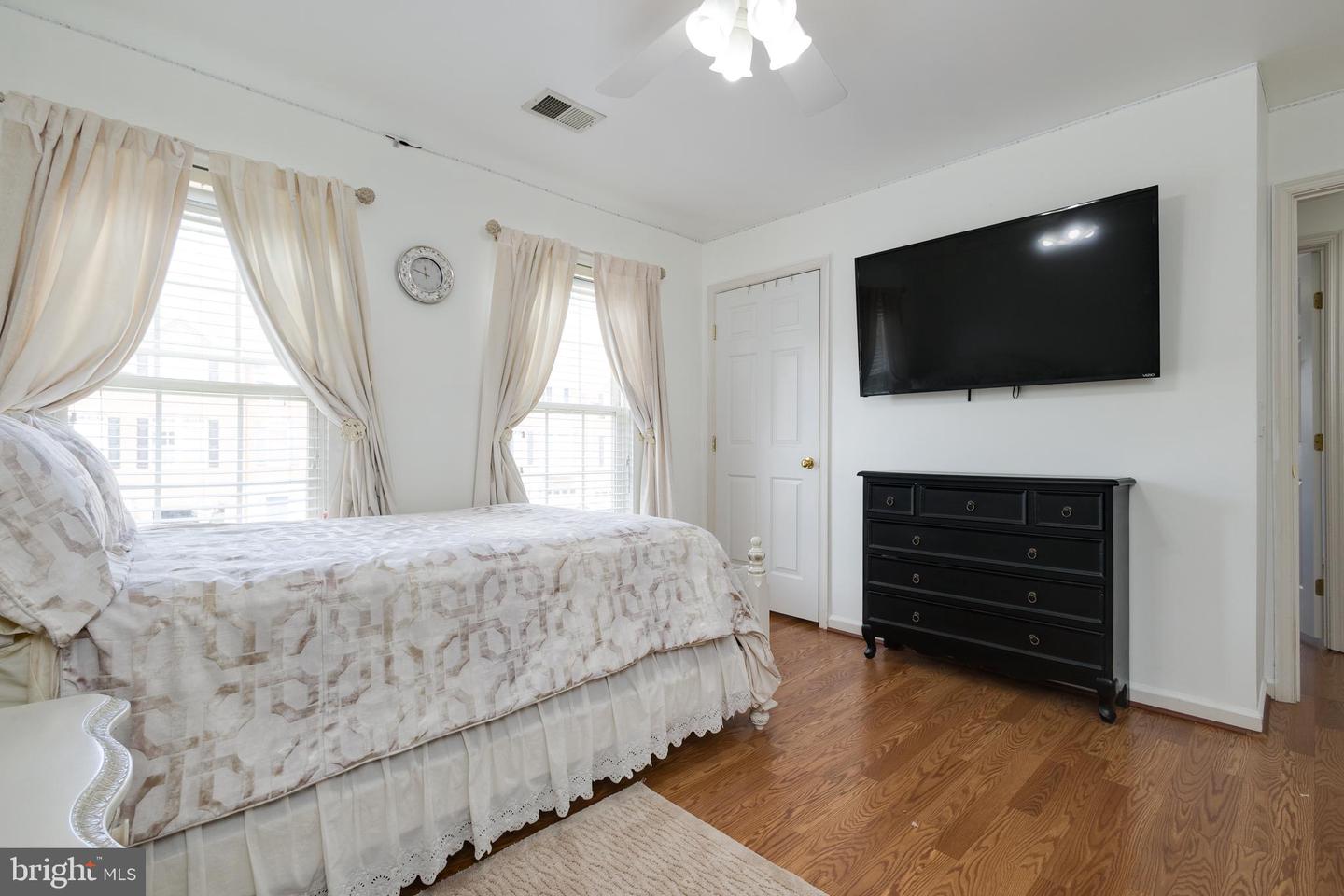 6702 SELBOURNE LN, GAINESVILLE, Virginia 20155, 3 Bedrooms Bedrooms, ,3 BathroomsBathrooms,Residential,For sale,6702 SELBOURNE LN,VAPW2097434 MLS # VAPW2097434