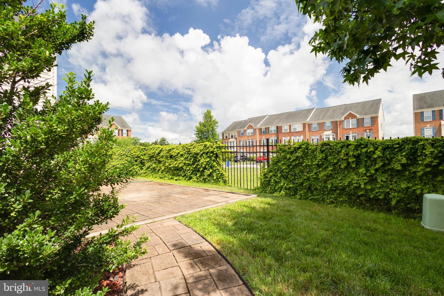 6702 SELBOURNE LN, GAINESVILLE, Virginia 20155, 3 Bedrooms Bedrooms, ,3 BathroomsBathrooms,Residential,For sale,6702 SELBOURNE LN,VAPW2097434 MLS # VAPW2097434
