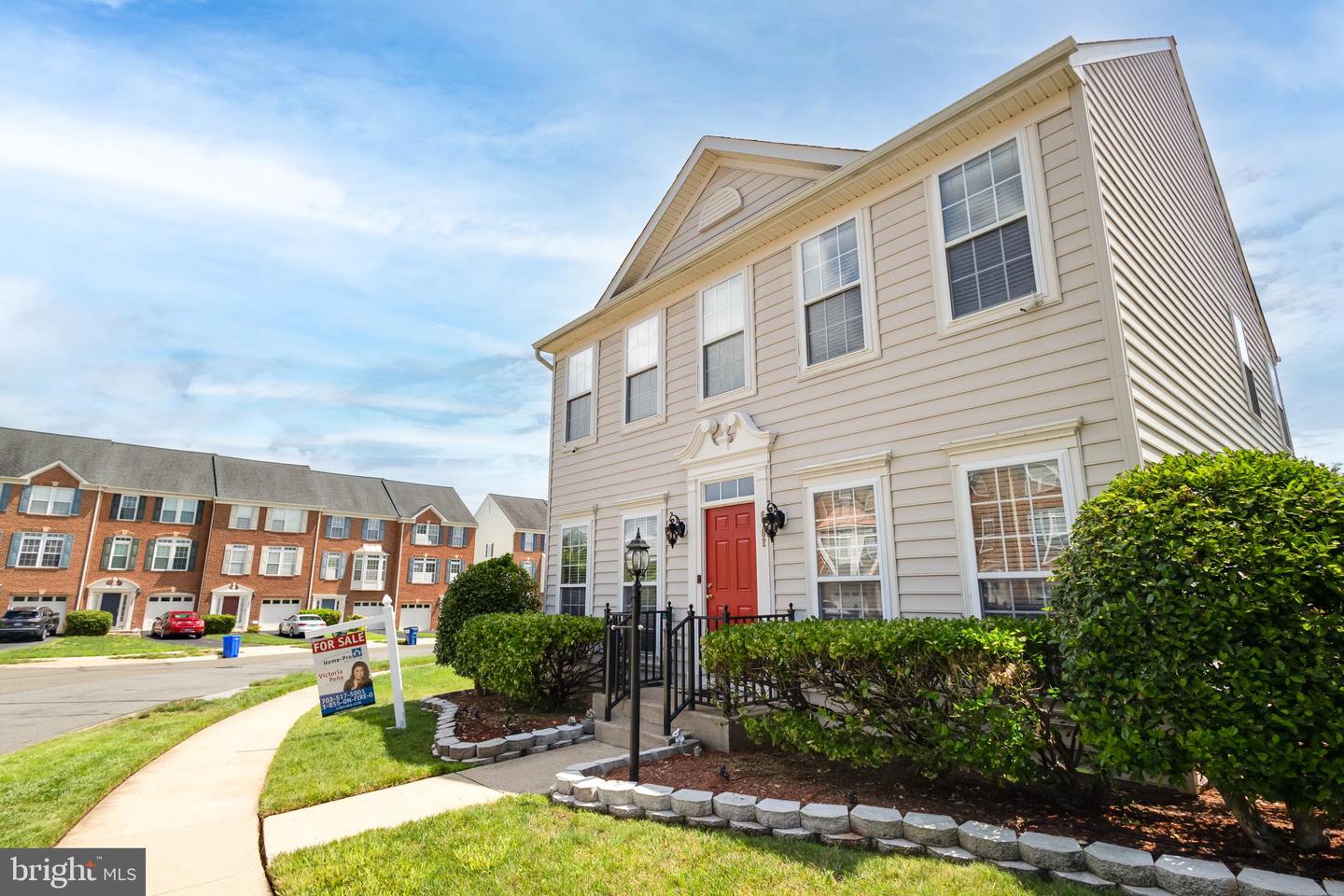 6702 SELBOURNE LN, GAINESVILLE, Virginia 20155, 3 Bedrooms Bedrooms, ,3 BathroomsBathrooms,Residential,For sale,6702 SELBOURNE LN,VAPW2097434 MLS # VAPW2097434