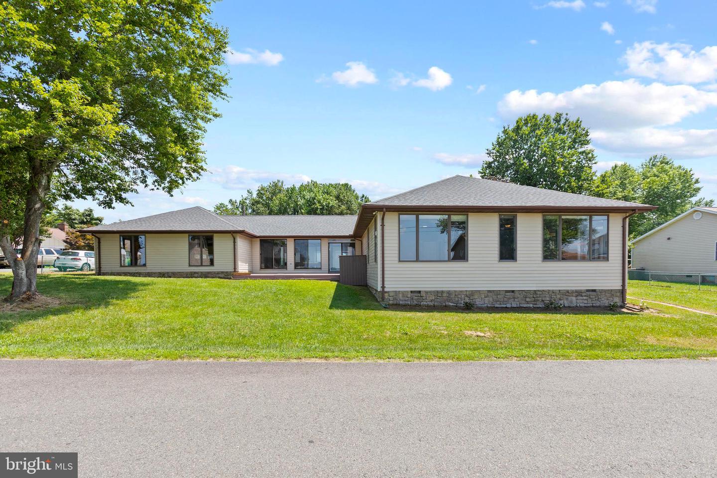 6238 POTOMAC AVE, KING GEORGE, Virginia 22485, 4 Bedrooms Bedrooms, ,3 BathroomsBathrooms,Residential,For sale,6238 POTOMAC AVE,VAKG2006624 MLS # VAKG2006624