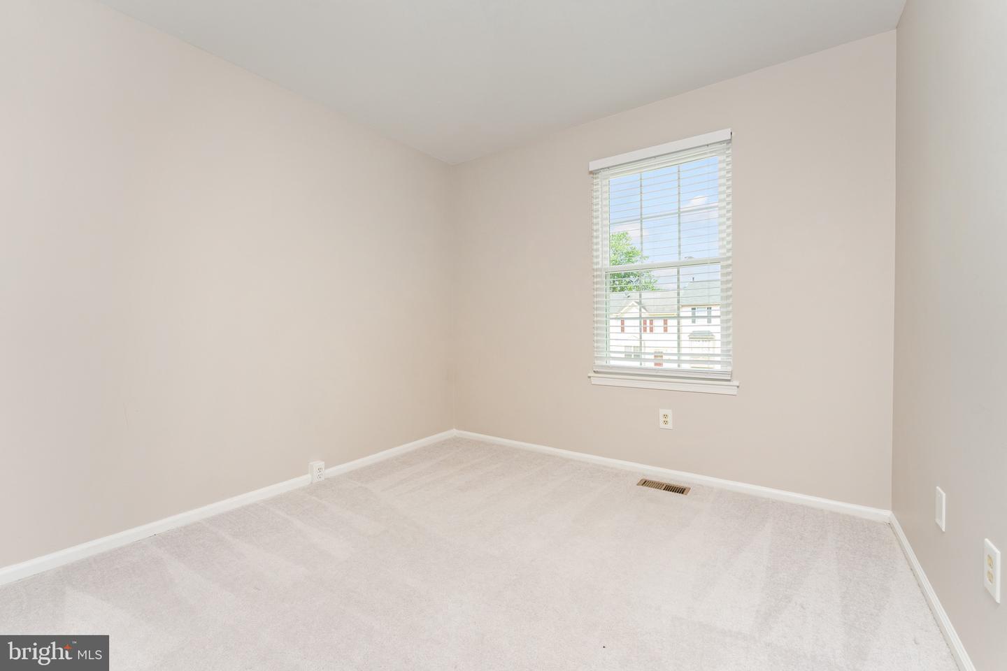 8761 DEBLANC PL, MANASSAS, Virginia 20110, 4 Bedrooms Bedrooms, ,2 BathroomsBathrooms,Residential,For sale,8761 DEBLANC PL,VAMN2008576 MLS # VAMN2008576