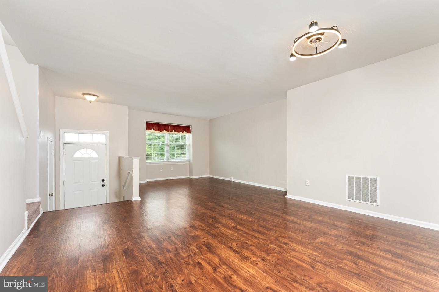 8761 DEBLANC PL, MANASSAS, Virginia 20110, 4 Bedrooms Bedrooms, ,2 BathroomsBathrooms,Residential,For sale,8761 DEBLANC PL,VAMN2008576 MLS # VAMN2008576