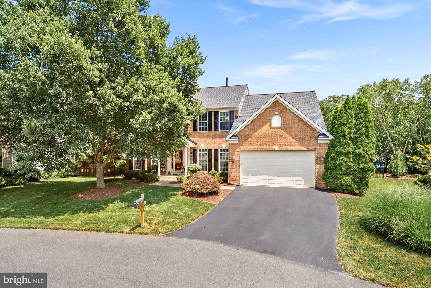 43682 MAVERICK LN, CHANTILLY, Virginia 20152, 4 Bedrooms Bedrooms, ,3 BathroomsBathrooms,Residential,For sale,43682 MAVERICK LN,VALO2100448 MLS # VALO2100448