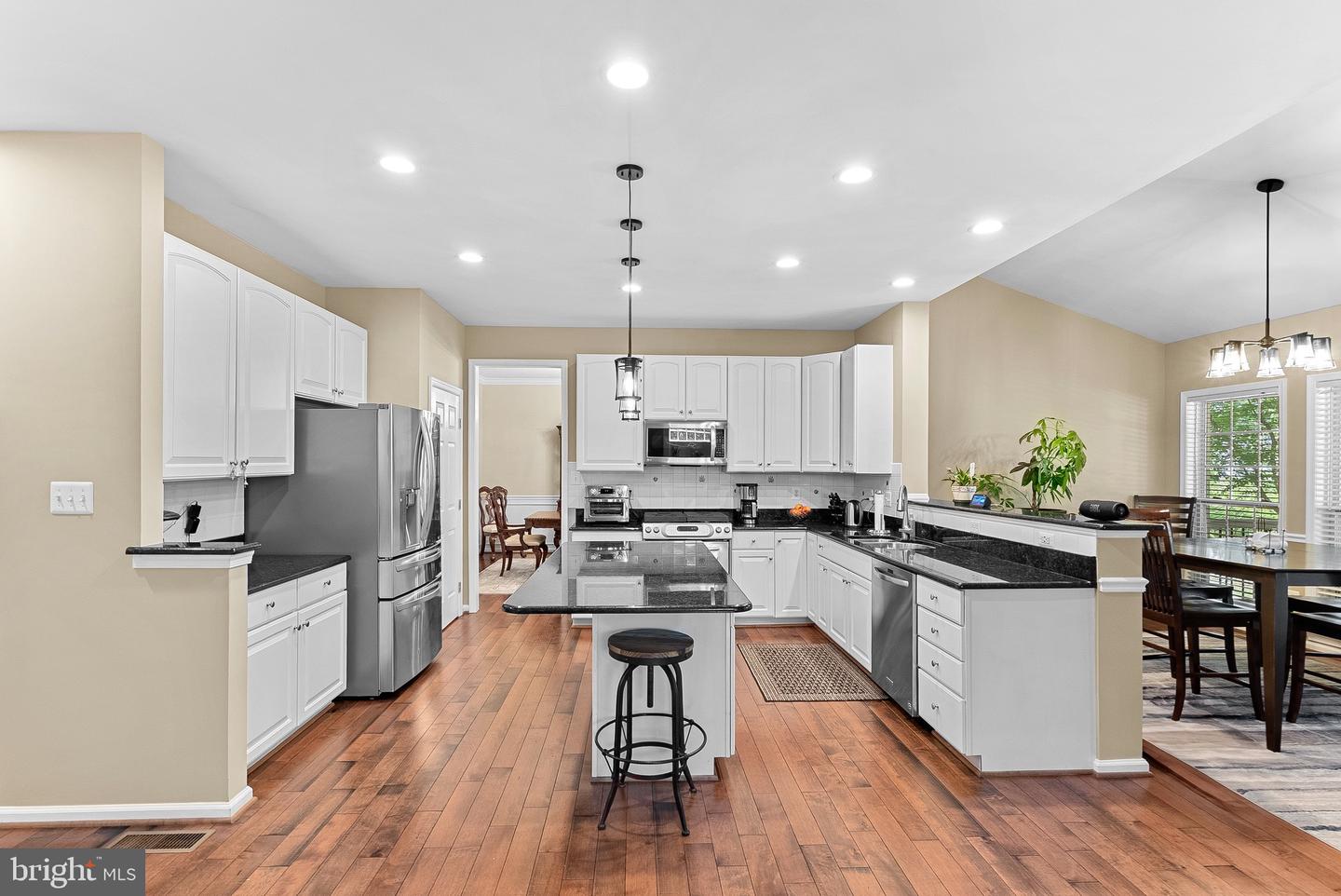 43682 MAVERICK LN, CHANTILLY, Virginia 20152, 4 Bedrooms Bedrooms, ,3 BathroomsBathrooms,Residential,For sale,43682 MAVERICK LN,VALO2100448 MLS # VALO2100448