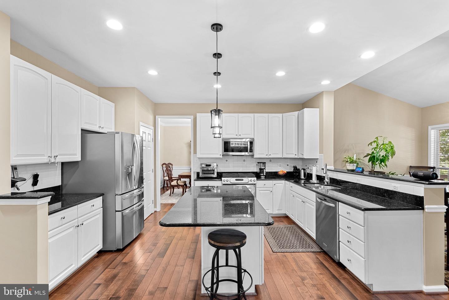 43682 MAVERICK LN, CHANTILLY, Virginia 20152, 4 Bedrooms Bedrooms, ,3 BathroomsBathrooms,Residential,For sale,43682 MAVERICK LN,VALO2100448 MLS # VALO2100448