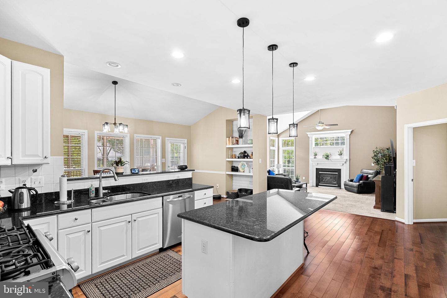 43682 MAVERICK LN, CHANTILLY, Virginia 20152, 4 Bedrooms Bedrooms, ,3 BathroomsBathrooms,Residential,For sale,43682 MAVERICK LN,VALO2100448 MLS # VALO2100448