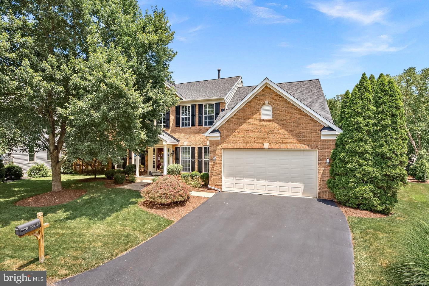 43682 MAVERICK LN, CHANTILLY, Virginia 20152, 4 Bedrooms Bedrooms, ,3 BathroomsBathrooms,Residential,For sale,43682 MAVERICK LN,VALO2100448 MLS # VALO2100448