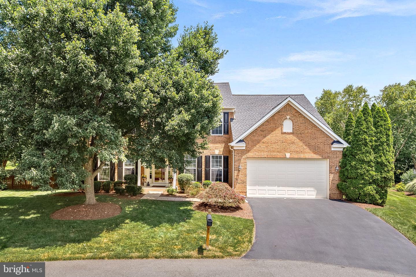 43682 MAVERICK LN, CHANTILLY, Virginia 20152, 4 Bedrooms Bedrooms, ,3 BathroomsBathrooms,Residential,For sale,43682 MAVERICK LN,VALO2100448 MLS # VALO2100448
