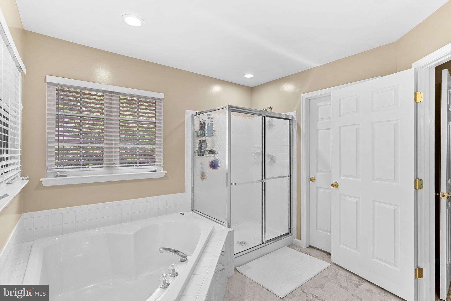 43682 MAVERICK LN, CHANTILLY, Virginia 20152, 4 Bedrooms Bedrooms, ,3 BathroomsBathrooms,Residential,For sale,43682 MAVERICK LN,VALO2100448 MLS # VALO2100448
