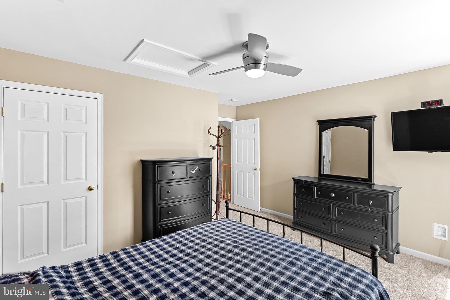 43682 MAVERICK LN, CHANTILLY, Virginia 20152, 4 Bedrooms Bedrooms, ,3 BathroomsBathrooms,Residential,For sale,43682 MAVERICK LN,VALO2100448 MLS # VALO2100448