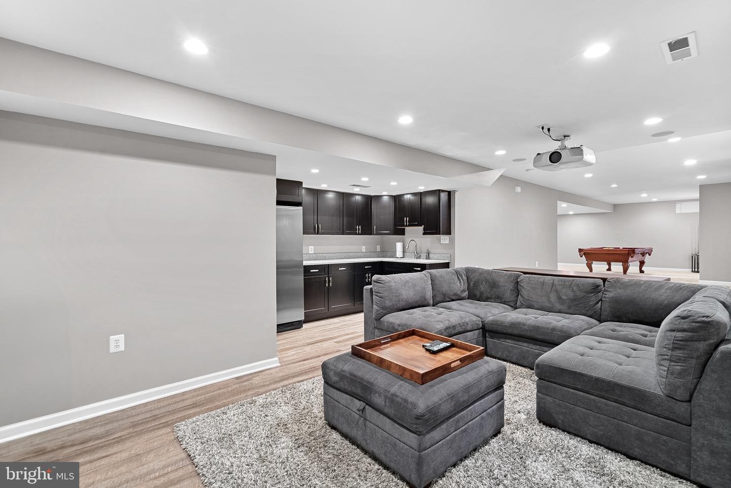 43682 MAVERICK LN, CHANTILLY, Virginia 20152, 4 Bedrooms Bedrooms, ,3 BathroomsBathrooms,Residential,For sale,43682 MAVERICK LN,VALO2100448 MLS # VALO2100448