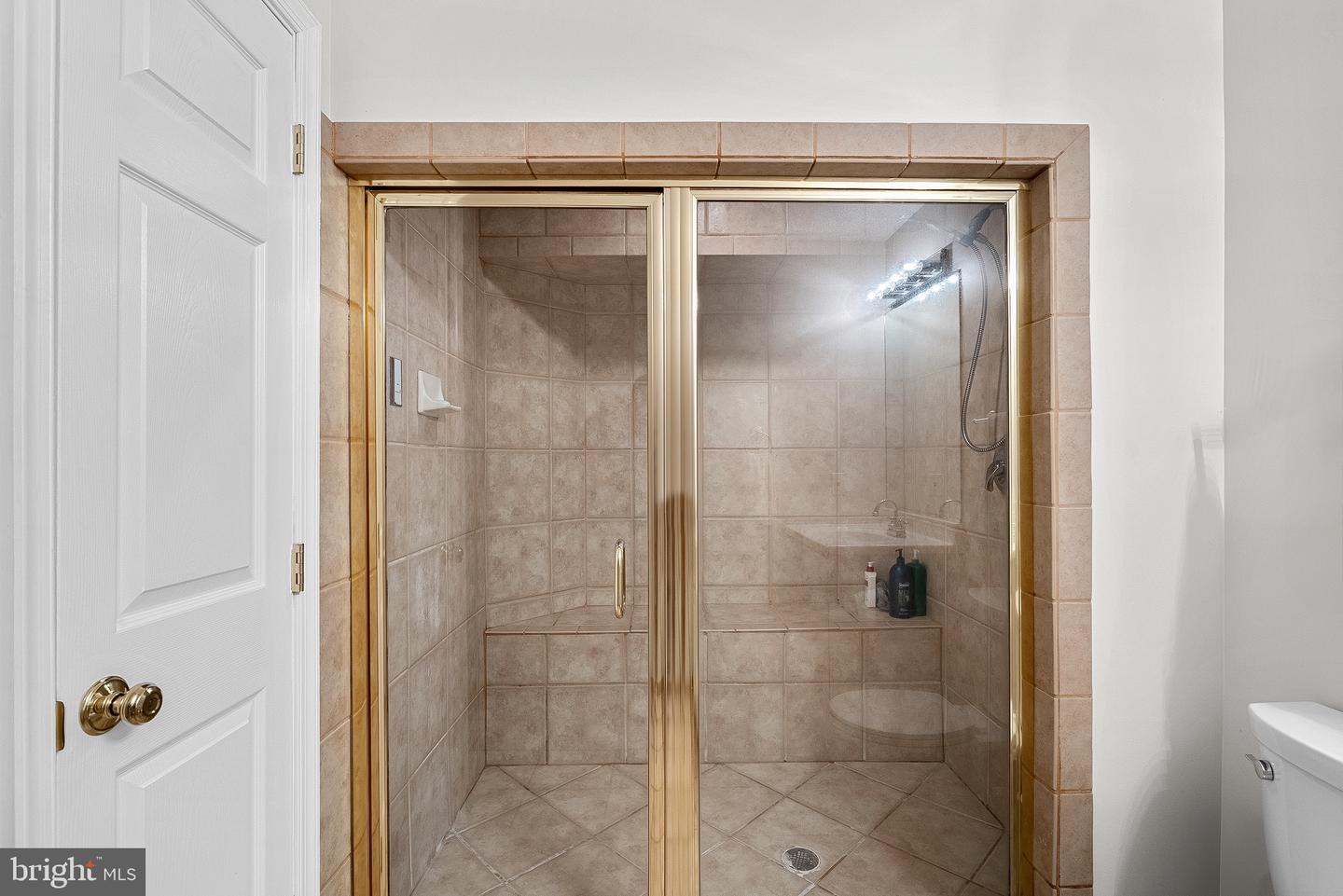 43682 MAVERICK LN, CHANTILLY, Virginia 20152, 4 Bedrooms Bedrooms, ,3 BathroomsBathrooms,Residential,For sale,43682 MAVERICK LN,VALO2100448 MLS # VALO2100448