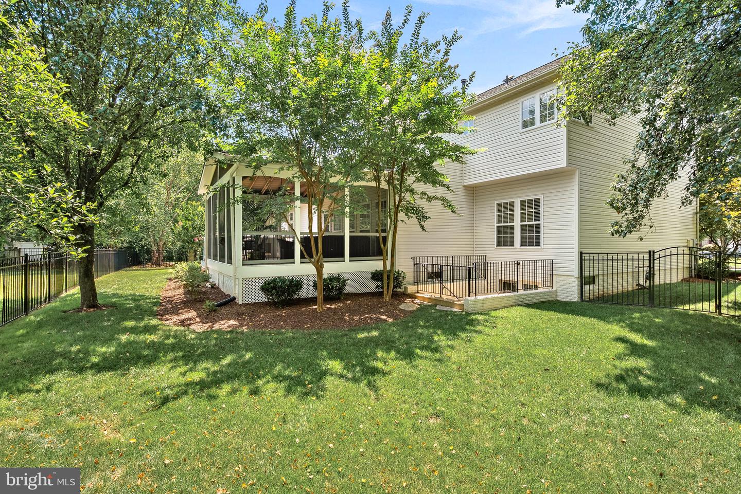 43682 MAVERICK LN, CHANTILLY, Virginia 20152, 4 Bedrooms Bedrooms, ,3 BathroomsBathrooms,Residential,For sale,43682 MAVERICK LN,VALO2100448 MLS # VALO2100448