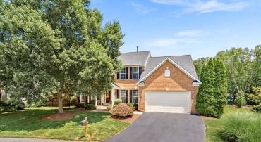 43682 MAVERICK LN, CHANTILLY, Virginia 20152, 4 Bedrooms Bedrooms, ,3 BathroomsBathrooms,Residential,For sale,43682 MAVERICK LN,VALO2100448 MLS # VALO2100448