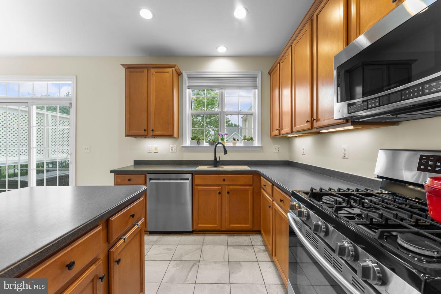 42557 MAGELLAN, BRAMBLETON, Virginia 20148, 3 Bedrooms Bedrooms, ,2 BathroomsBathrooms,Residential,For sale,42557 MAGELLAN,VALO2100630 MLS # VALO2100630