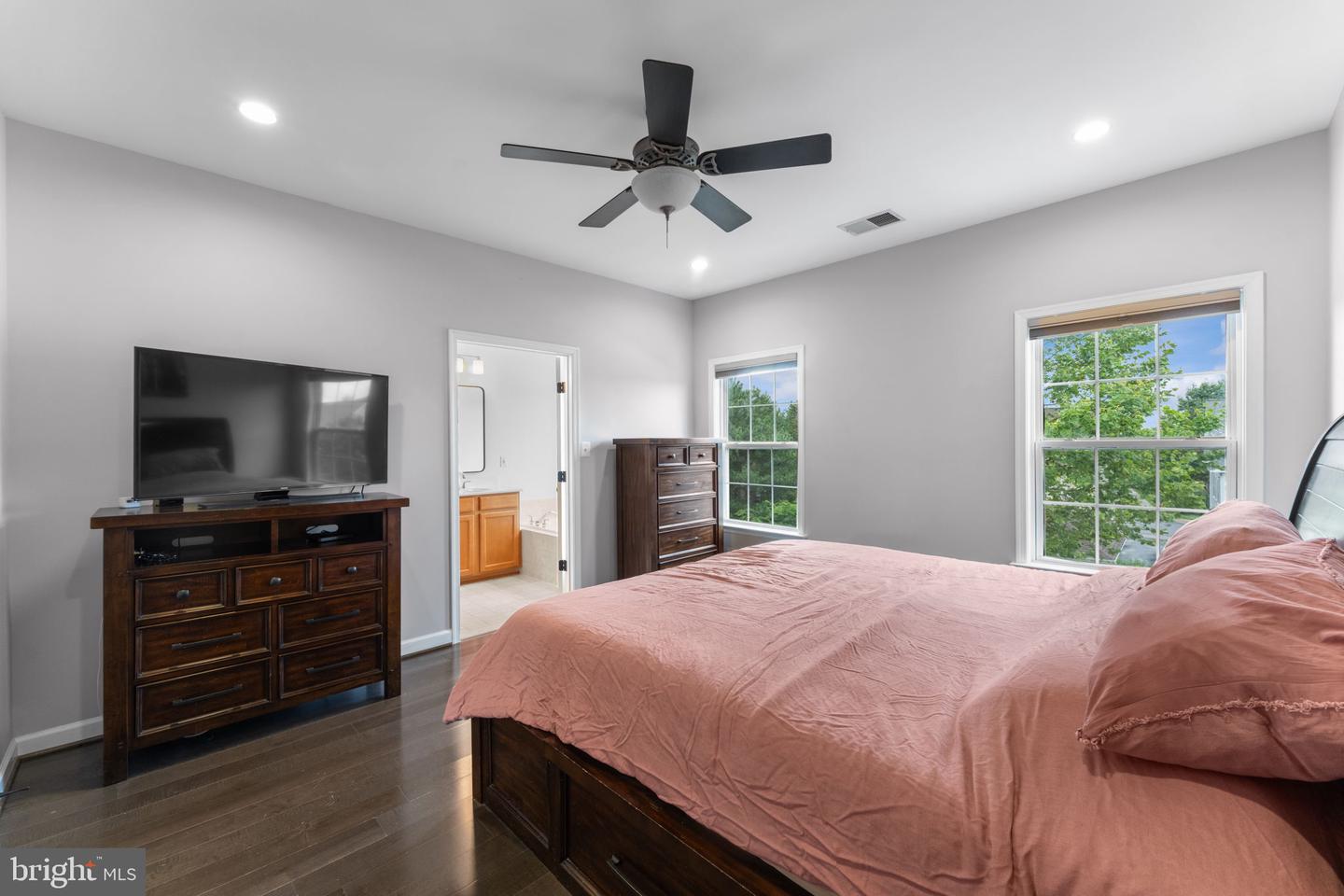 42557 MAGELLAN, BRAMBLETON, Virginia 20148, 3 Bedrooms Bedrooms, ,2 BathroomsBathrooms,Residential,For sale,42557 MAGELLAN,VALO2100630 MLS # VALO2100630