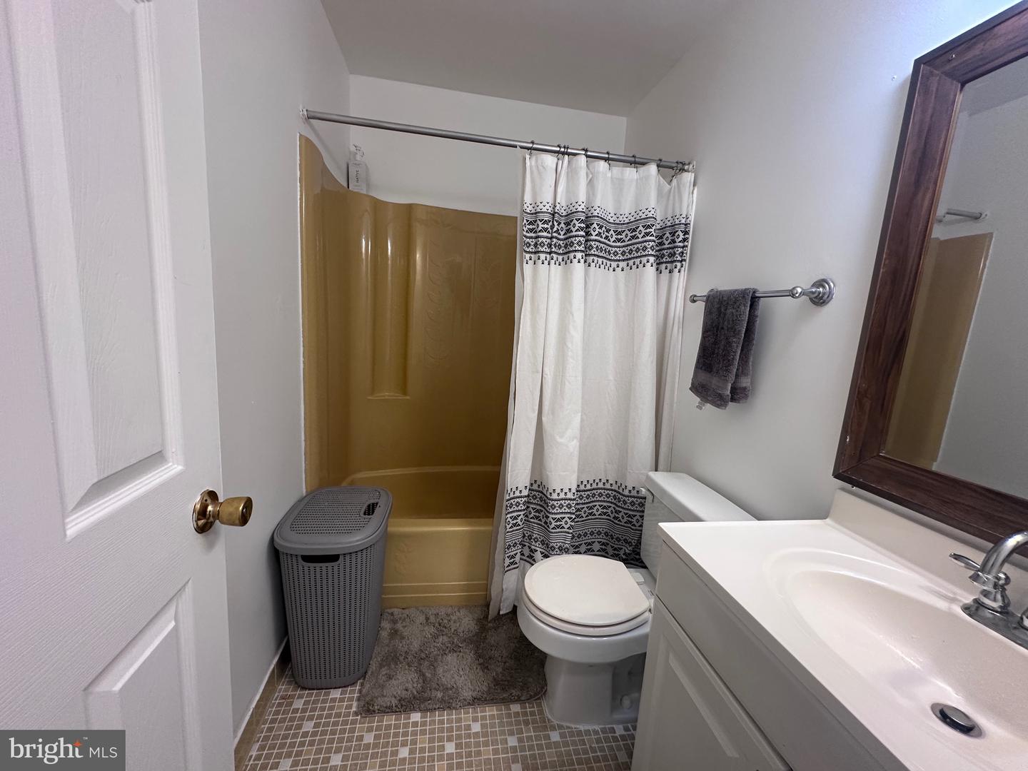 15381 GRIST MILL TER, WOODBRIDGE, Virginia 22191, 2 Bedrooms Bedrooms, ,2 BathroomsBathrooms,Residential,For sale,15381 GRIST MILL TER,VAPW2098094 MLS # VAPW2098094