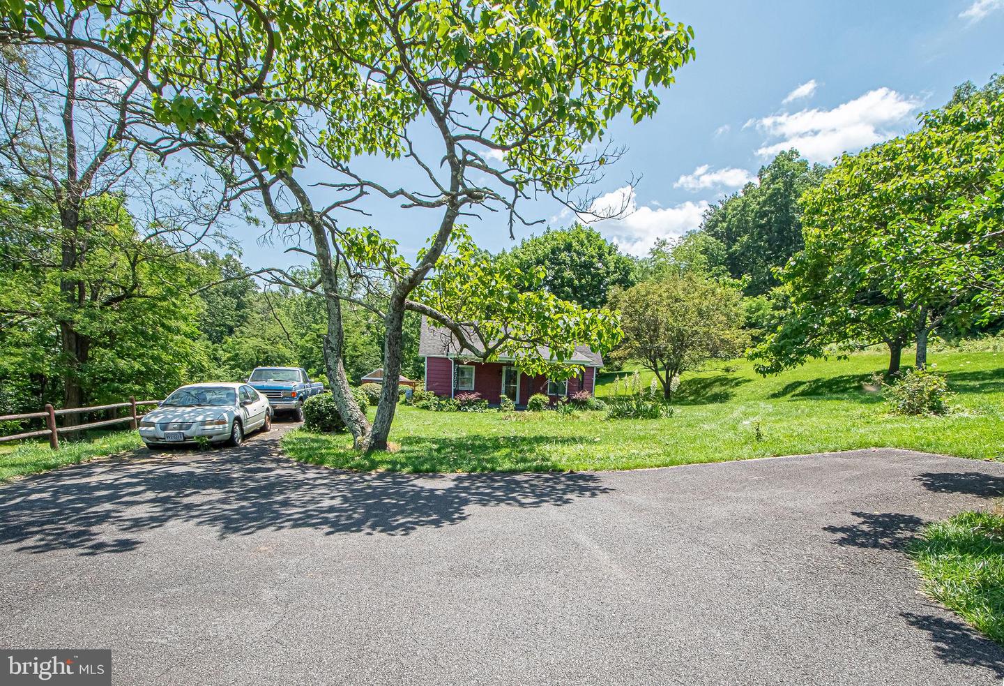 115 CHESTER GAP RD, CHESTER GAP, Virginia 22623, 4 Bedrooms Bedrooms, ,2 BathroomsBathrooms,Residential,For sale,115 CHESTER GAP RD,VARP2002154 MLS # VARP2002154