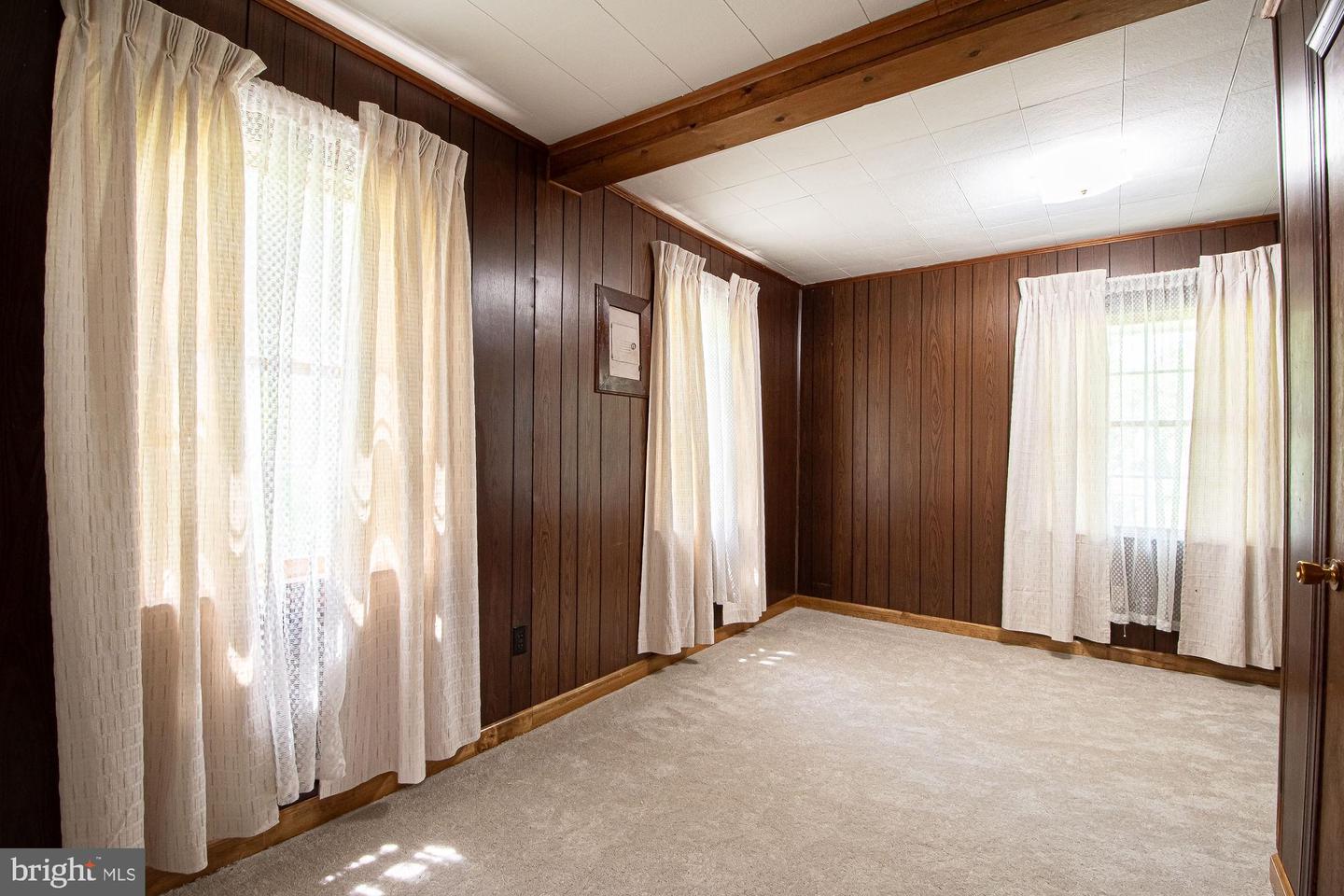 115 CHESTER GAP RD, CHESTER GAP, Virginia 22623, 4 Bedrooms Bedrooms, ,2 BathroomsBathrooms,Residential,For sale,115 CHESTER GAP RD,VARP2002154 MLS # VARP2002154