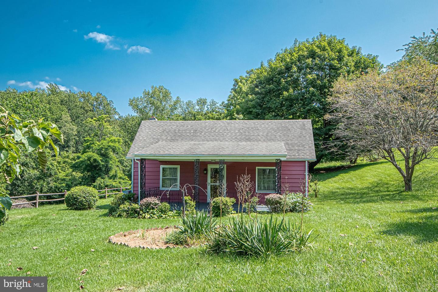 115 CHESTER GAP RD, CHESTER GAP, Virginia 22623, 4 Bedrooms Bedrooms, ,2 BathroomsBathrooms,Residential,For sale,115 CHESTER GAP RD,VARP2002154 MLS # VARP2002154