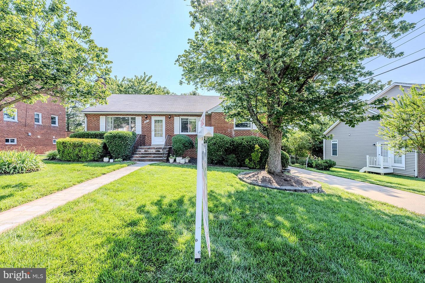 5915 CRAIG ST, SPRINGFIELD, Virginia 22150, 3 Bedrooms Bedrooms, ,2 BathroomsBathrooms,Residential,For sale,5915 CRAIG ST,VAFX2252280 MLS # VAFX2252280