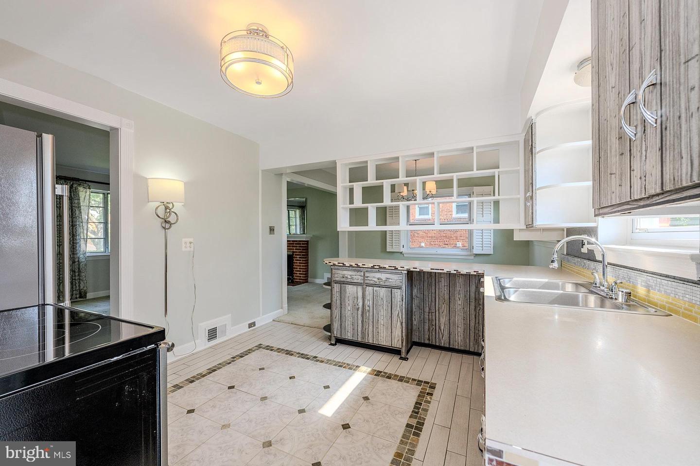 5915 CRAIG ST, SPRINGFIELD, Virginia 22150, 3 Bedrooms Bedrooms, ,2 BathroomsBathrooms,Residential,For sale,5915 CRAIG ST,VAFX2252280 MLS # VAFX2252280