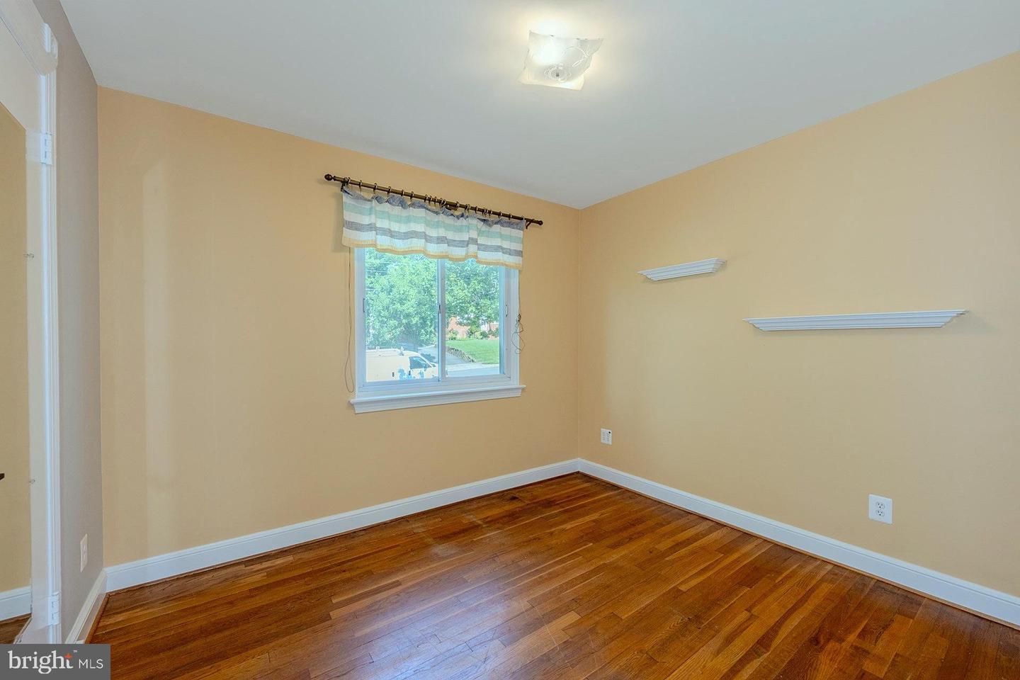5915 CRAIG ST, SPRINGFIELD, Virginia 22150, 3 Bedrooms Bedrooms, ,2 BathroomsBathrooms,Residential,For sale,5915 CRAIG ST,VAFX2252280 MLS # VAFX2252280