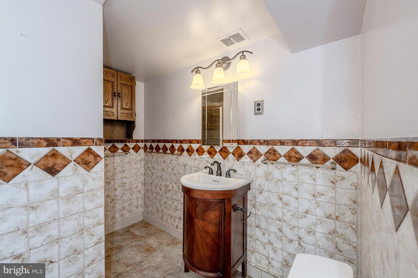5915 CRAIG ST, SPRINGFIELD, Virginia 22150, 3 Bedrooms Bedrooms, ,2 BathroomsBathrooms,Residential,For sale,5915 CRAIG ST,VAFX2252280 MLS # VAFX2252280