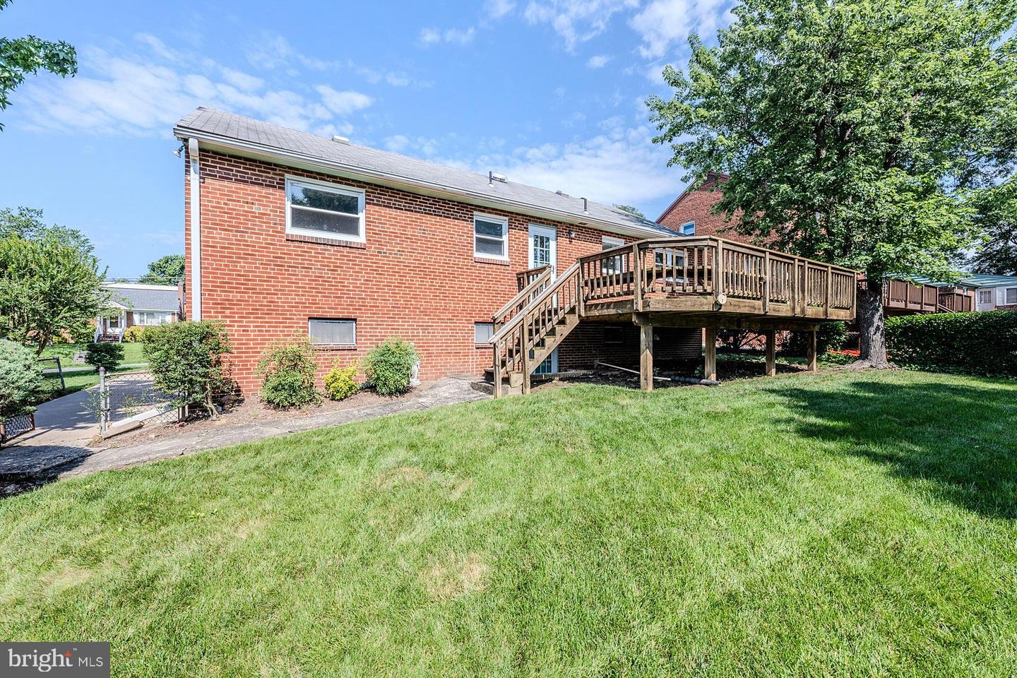 5915 CRAIG ST, SPRINGFIELD, Virginia 22150, 3 Bedrooms Bedrooms, ,2 BathroomsBathrooms,Residential,For sale,5915 CRAIG ST,VAFX2252280 MLS # VAFX2252280