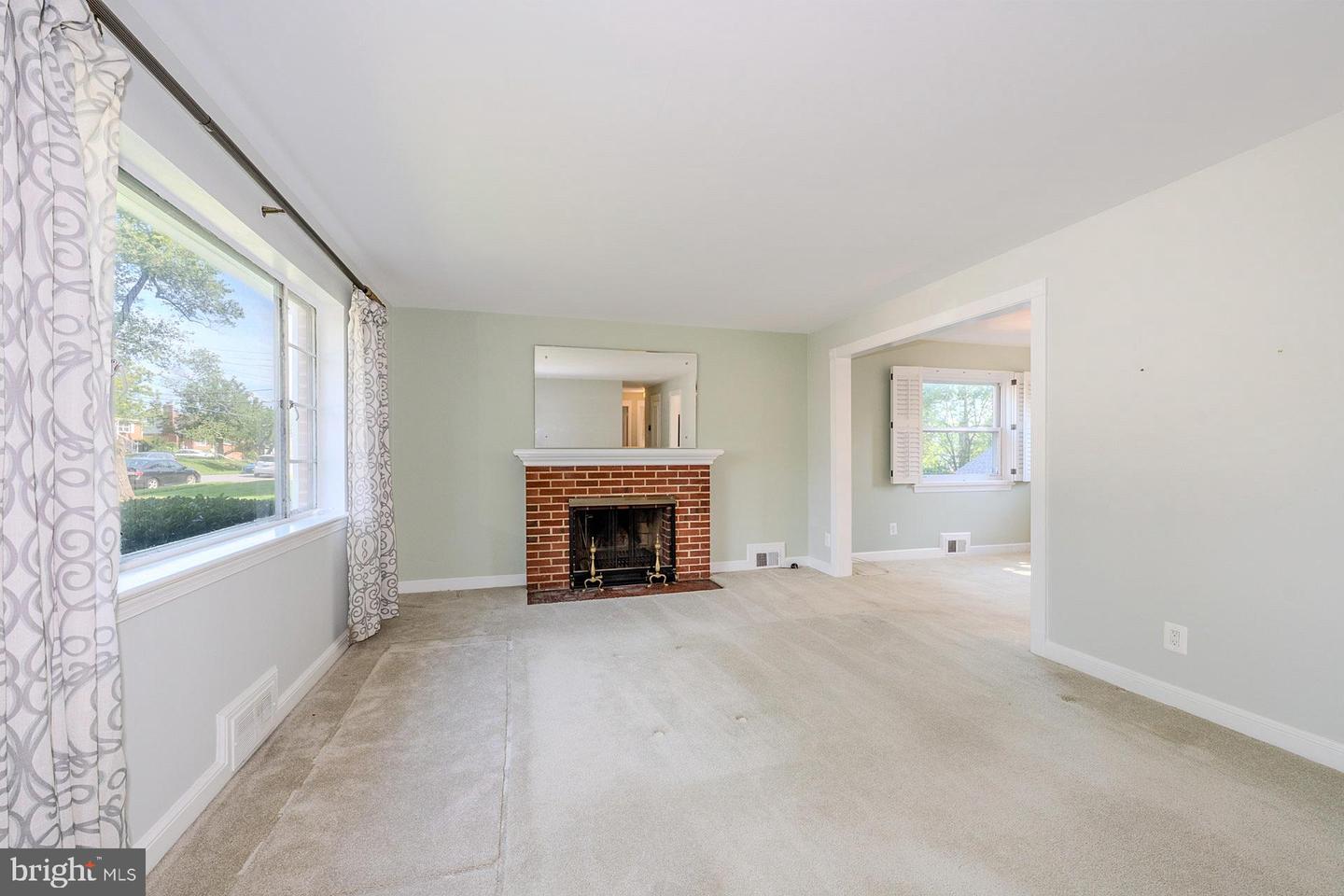 5915 CRAIG ST, SPRINGFIELD, Virginia 22150, 3 Bedrooms Bedrooms, ,2 BathroomsBathrooms,Residential,For sale,5915 CRAIG ST,VAFX2252280 MLS # VAFX2252280